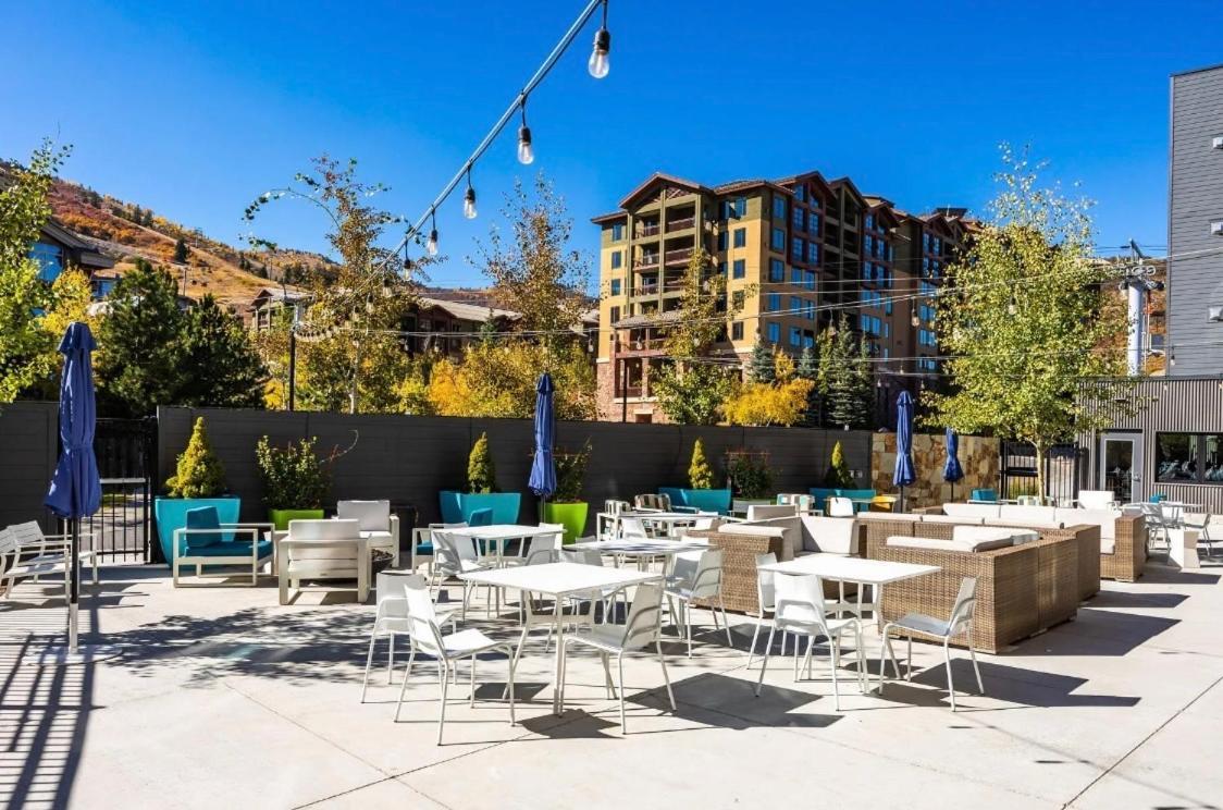 Slope Side Studio In The Heart Of Canyons Village With Heated Pool & Hot Tub! Park City Exteriör bild
